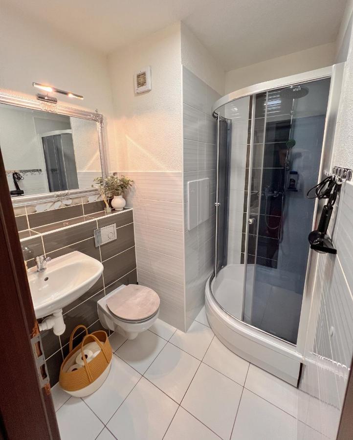 Little View Apartment ลิฟตอฟสกีมิคูลาช ภายนอก รูปภาพ